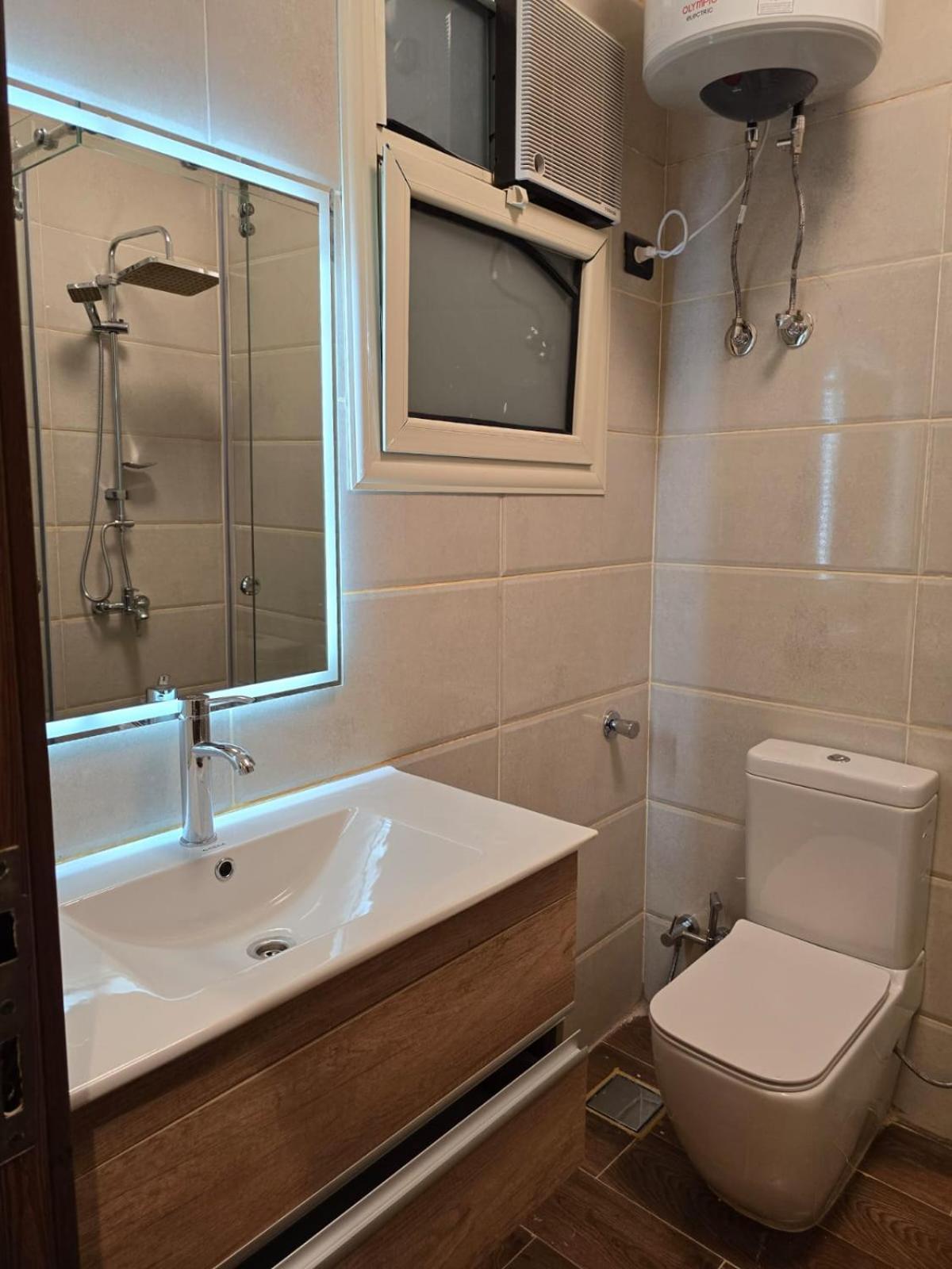 Fully Furnished Modern In New Apartment